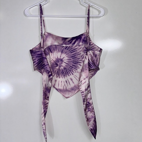 Kendall & Kylie Tie Dye Handkerchief Tank Top - Picture 4 of 8